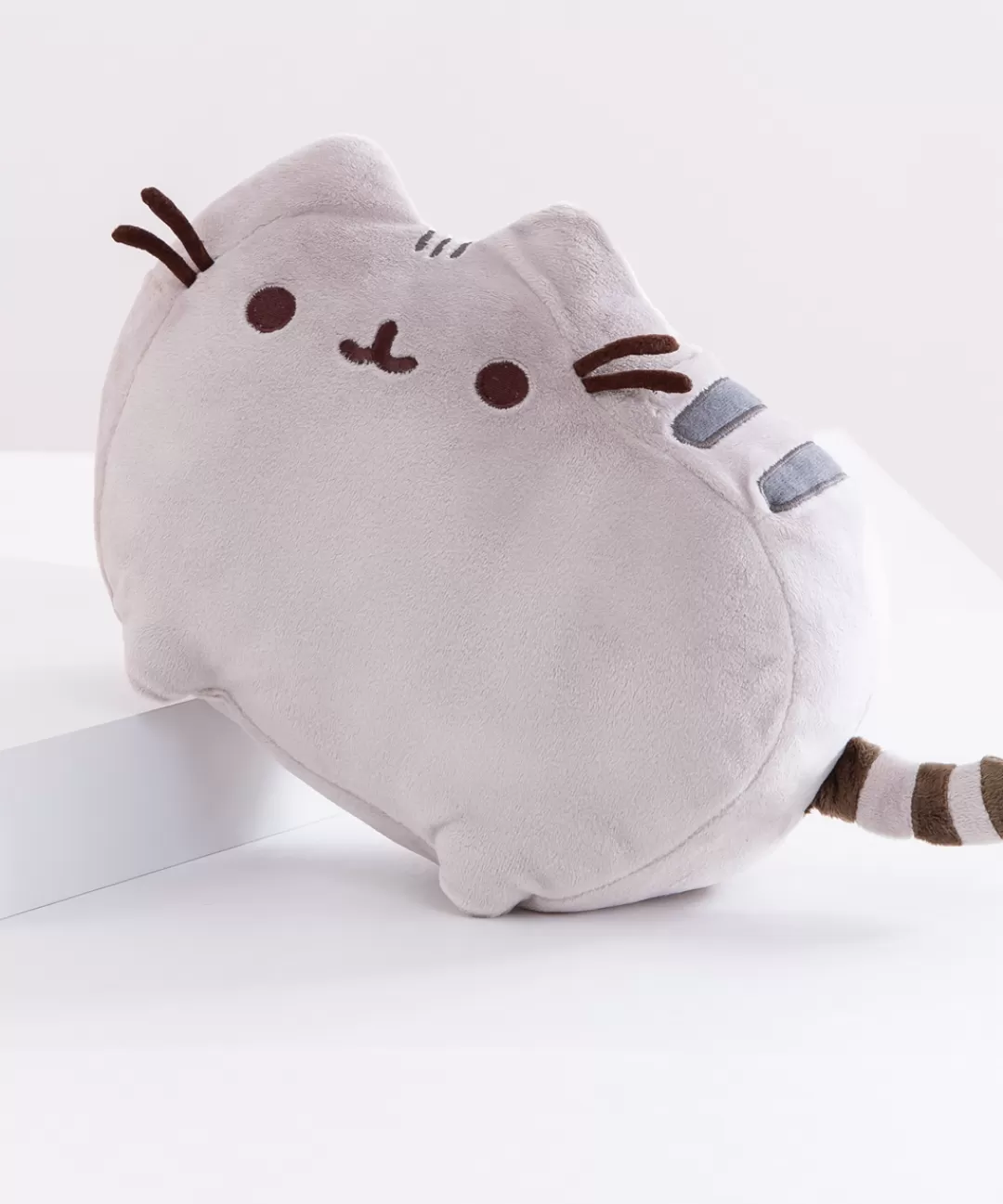 Discount GUND Medium Pusheen Plush
