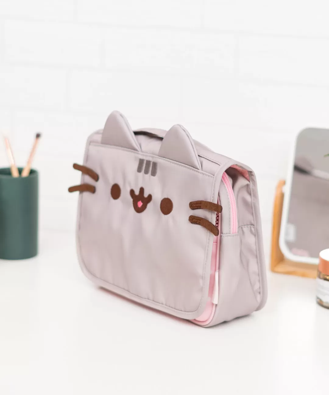 Shop Grupo Erik Pusheen Toiletry Bag